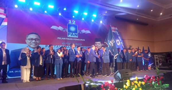 Ramlan Badawi Resmi Dilantik Ketua DPW PAN Sulbar