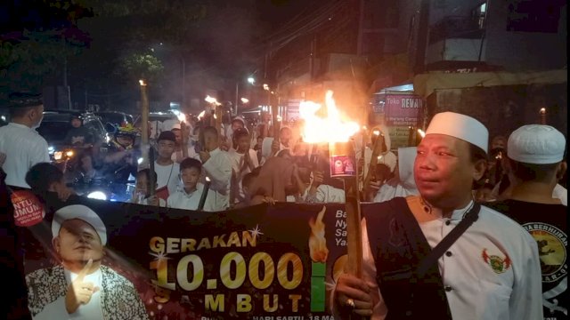 Pawai 10.000 Obor Sambut Bulan Ramadhan di Kota Makassar 