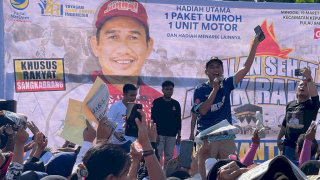 Ribuan Peserta Jalan Sehat YARI Tumpah Ruah di Pulau Barrang Lompo