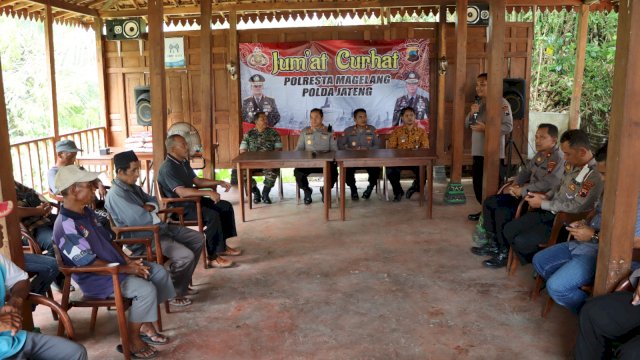 Jumat Curhat Kapolresta Magelang Mulai Serap Usulan Warga Hingga Bagi Sembako