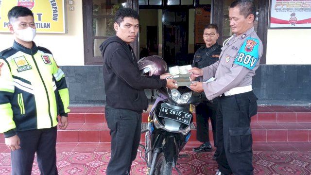 Ditemukan di Warung Bakso Sriwedari, Polsek Muntilan Serahkan Honda Supra X ke Pemiliknya