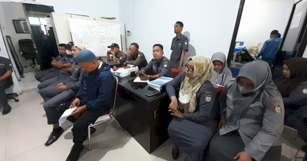 Siap-Siap, Para Jukir Terima Paket Lebaran dari PD Parkir Makassar Raya
