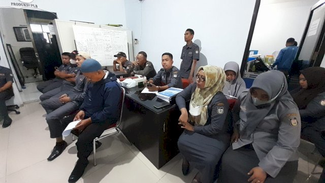 Siap-Siap, Para Jukir Terima Paket Lebaran dari PD Parkir Makassar Raya