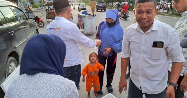 YARI Yayasan Binaan Rudianto Lallo Gelar Bagi Takjil