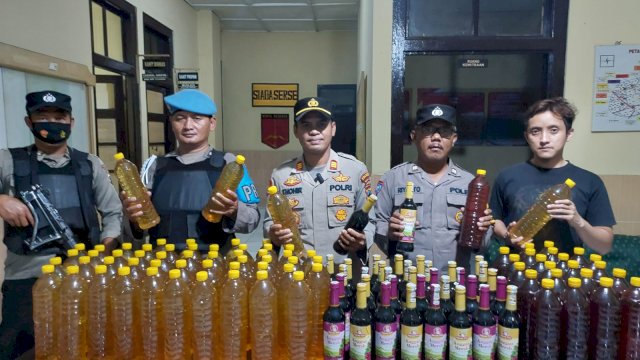Polsek Muntilan Amankan Ratusan Botol Miras dari Toko Swalayan di Sriwedari