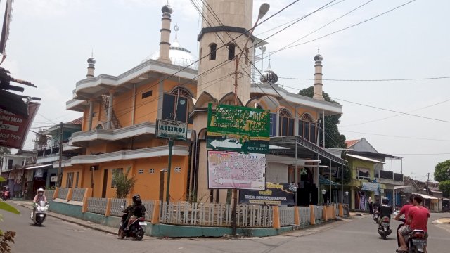 Perhari, Masjid As Siroj Bakalan Tamanagung Sediakan 200 Paket Takjil Buka Puasa
