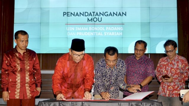MoU Prudential Syariah dengan UIN Imam Bonjol Padang. Dok. Ist