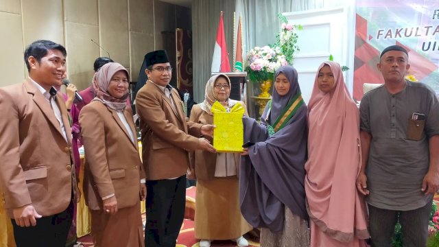 38 Mahasiswa di Kukuhkan Jadi Alumni, Dekan FDK: Mereka Siap Kerja