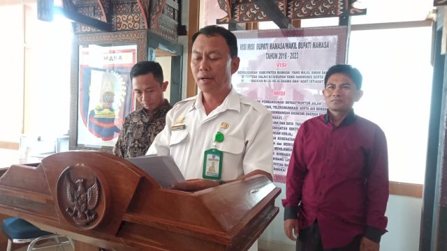 Pengacara Pemda LBH Kondo Sapata bersama Diskominfo Mamasa saat Melakukan Konferensi Pers (Dok. Jupran/HN)