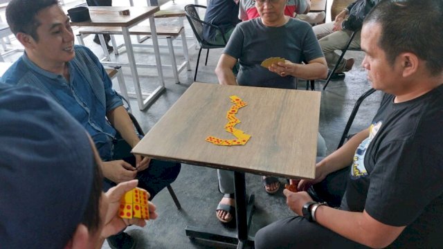 Deng Ical Ikut Ngabuburit Ala Sahabat Dokter Koboi di Cafe TVRI