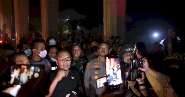 Danny Pomanto Janji Pemkot Makassar Tanggung Biaya Pengobatan Korban Kebakaran TSM