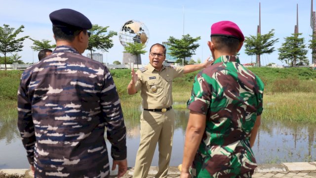 Wali Kota Makassar Moh Ramdhan Pomanto secara khusus mendampingi Komandan Guspurla Koarmada II Kolonel Laut (P) Edi Haryanto selaku Dansatgas MNEK 2023. Keduanya meninjau kawasan Center Point of Indonesia (CPI) yang menjadi lokasi peresmian tugu MNEK 2023, Senin (3/04).