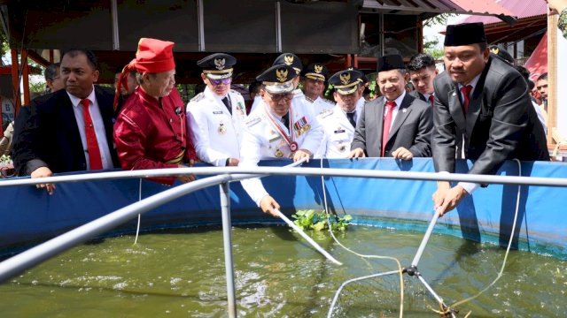 Mendagri RI Tito Karnavian Tito di sela-sela kunjungannya ke Lorong Wisata Sidney, Kecamatan Tallo, Sabtu, (29/04).