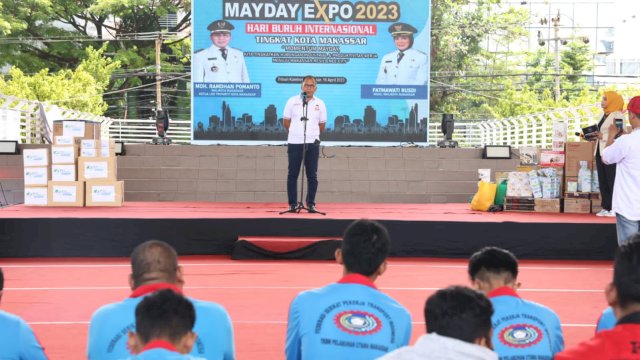 Wali Kota Makassar Moh Ramdhan Pomanto membuka secara resmi event Ramadhan May Day Expo sebagai rangkaian dari kegiatan May Day 2023 di Karebosi, Minggu, (16/04).