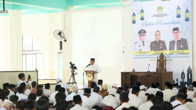 Wali Kota Makassar Moh Ramdhan Pomanto hadir sebagai pembicara pada Pengajian dan Safari Ramadhan 1444 Hijriah Lembaga Dakwah Islam Indonesia (LDII) Kota Makassar di Masjid Raodathul Jannah Kompleks dr Tadjuddin Chalid, Jalan Berua Raya, Minggu (09/04). 