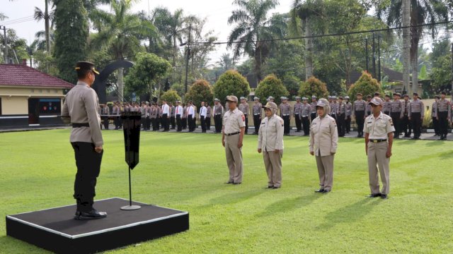 10 PNS Polresta Magelang Naik Pangkat, Kapolresta Beri Ucapan Selamat