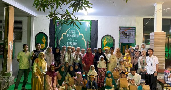 Gelar Bakti Ramadhan, Pramuka SMAN 15 Makassar Bagikan Sembako dan Santunan ke Panti Asuhan