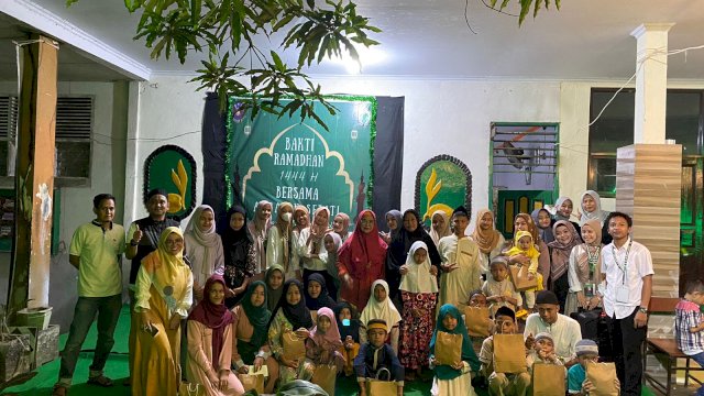 Gelar Bakti Ramadhan, Pramuka SMAN 15 Makassar Bagikan Sembako dan Santunan ke Panti Asuhan