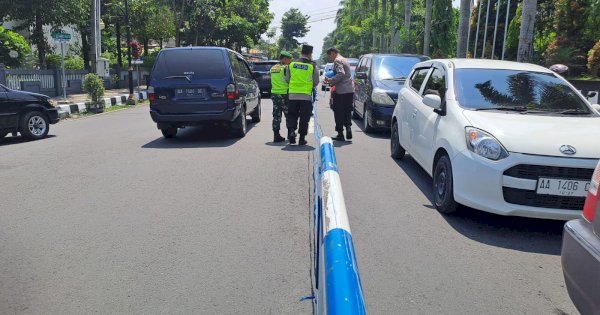 Urai Kemacetan, Satlantas Polresta Magelang Rekayasa Jalan di Pertigaan Tugu Soekarno Hatta