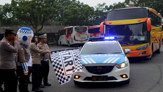 AKBP Yolanda Lepas Peserta Program Balik Gratis Bersama Polri di Terminal Tidar