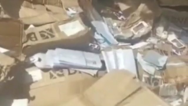 Puluhan Ribu KIP &#8216;Kartu Sakti&#8217; Jokowi Ditemukan di Lapak Rongsokan, Dijual Bank?