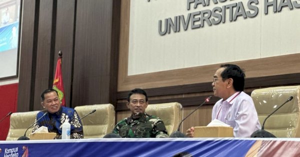 Panglima Kogabwlihan II TNI Memberi Kuliah Umum di Fakultas Hukum Unhas