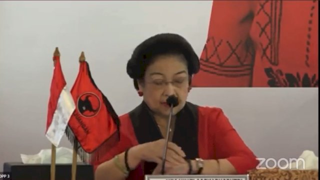 Ketum PDI Perjuangan, Megawati Soekarno Putri saat umumkan Capres Ganjar, Jumat (21/4). 