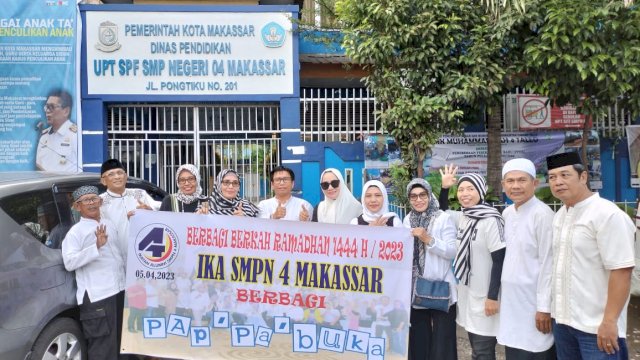 Berbagi Berkah Ramadhan, IKA SMPN 4 Bagi Nasi Dos di Pongtiku