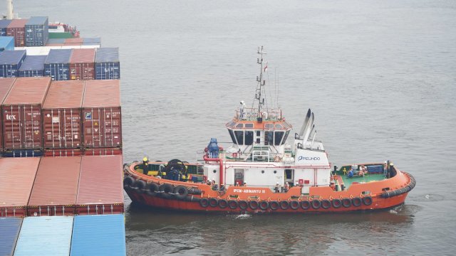 Kapal barang. Dok. Pelindo