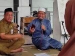 Duduk Bersila, Sekwan Dahyal Beri Semangat di Program Mengaji