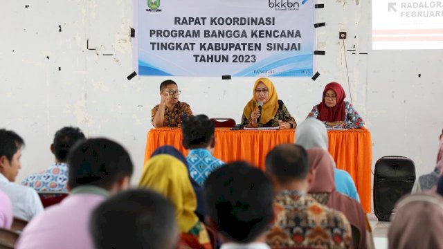 Kaper BKKBN Sulsel Himbau Penyuluh KB Sinjai Berinovsi Kejar Target Program Bangga Kencana