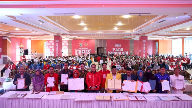 Penandatanganan Nota Kesepahaman antara 11 Kampus se-Kota Palopo dengan Pemkot Makassar.