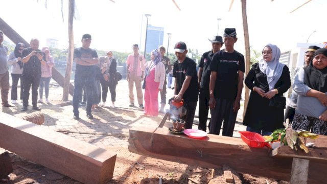 Pantau Progres Pinisi di CPI, Wali Kota Danny Pomanto: Kita Akan Buat Dua Pinisi Lagi