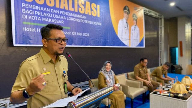 Kepala Dinas Perdagangan (Disdag) Kota Makassar Arlien Ariesta dalam sambutannya pada Sosialisasi Pembinaan dan Pengembangan bagi Usaha Lorong Potensi Ekspor Angkatan I di Hotel Horison, Makassar, Senin (08/04).