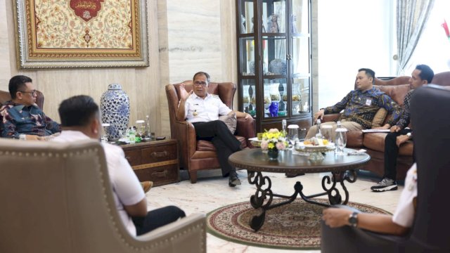 Danny Pomanto sapaan akrab Ramdhan Pomanto lakukan pertemuan dengan Ombudsman RI Perwakilan Sulsel di kediamannya, Rabu, (10/05).