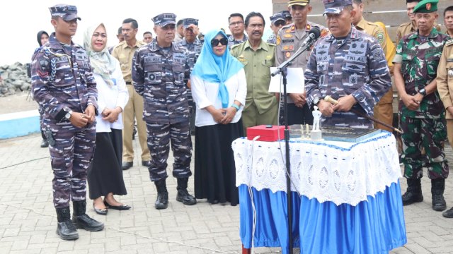 BKKBN Sulsel Bersama Lantamal VI Makassar Gelar Pelayanan KB Sasar Warga Pesisir Pantai Galesong