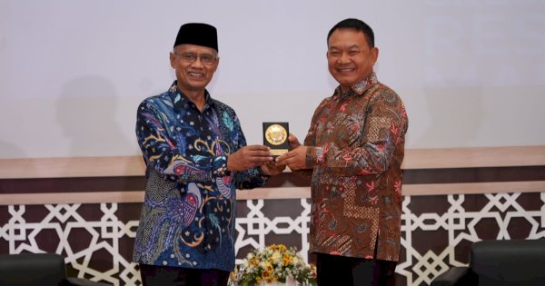 Ketum PP Muhammadiyah Ikuti Bedah Buku Jenderal Dudung