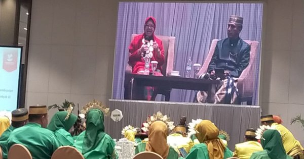 Mensos Risma dan Forum Rektor Bertemu di Makassar, Ini yang Dibahas