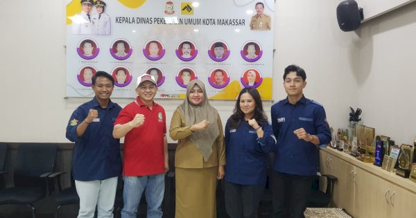 Kadis PU ‘Elsi’ Beri Semangat Tim Softball Unhas Wakili Makassar di Kejurnas UGM