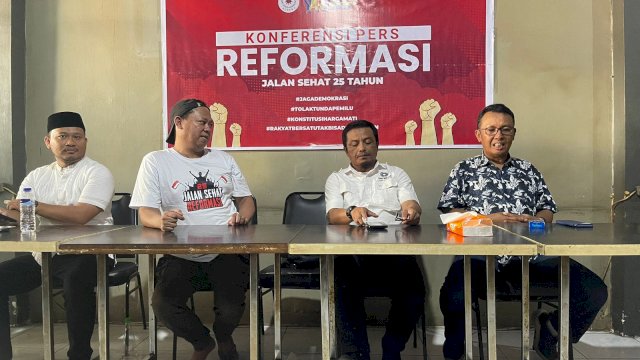 Diprakarsai Ketua DPRD Makassar, Jalan Sehat 25 Tahun Reformasi di Losari Bertabur Hadiah