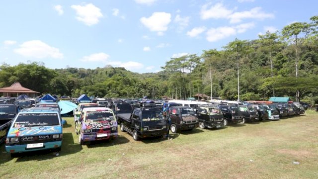 Kopdarnas Komunitas Mitsubishi L300 di Candi Banyunibo Yogyakarta. Foto:Istimewa 
