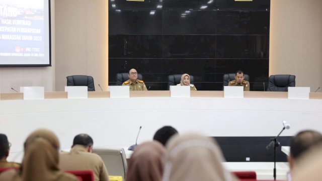Wakil Wali Kota Makassar, Fatmawati Rusdi intens melakukan rapat kordinasi bersama para OPD terkait, Camat dan Lurah tagih data terupdate masyarakat miskin dari setiap kelurahan, di Ruang Sipakatau, Senin (19/06).