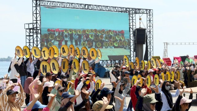 Mantapkan persiapan Tarian Kolosal oleh 500 penari dari beberapa siswa SMP dalam rangka pembukaan Multilateral Naval Exercise Komodo (MNEK) 2023.