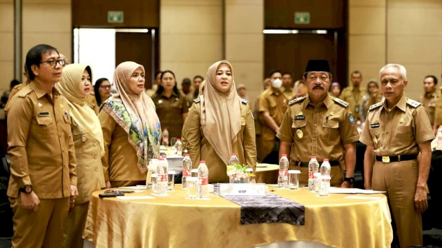 Fatmawati Rusdi menghadiri Rapat Kordinasi Penanggulangan Kemiskinan atau TKPK Tingkat Provinsi Sulawesi Selatan, di Hotel Novotel, Selasa (27/06).
