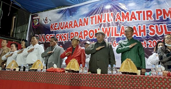 Semarak HUT Mamasa, Warga Disuguhkan Tinju Amatir