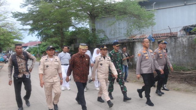 Camat Tallo Dampingi Kapolres di Baksos Dalam Rangka Menyambut HUT Bhayangkara
