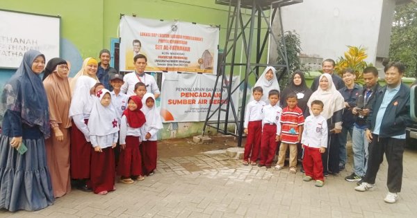Bersama Donatur, RZ Sulsel Serahkan Bantuan Sumur Bor untuk MI Al-Fathanah Makassar