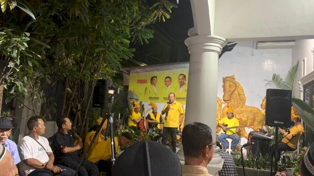 Maju Caleg DPRD Sulsel, Cakmon Minta Izin Warga Pabaeng-baeng