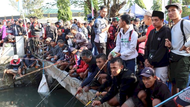 Lomba Mancing Polres Magelang Kota Berhadiah Kambing Diikuti 2.000 Peserta