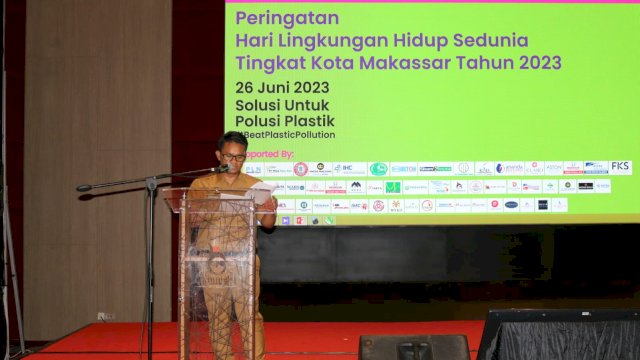 Plt Kadis DLH Makassar sambutan, Senin (26/6). Ist
